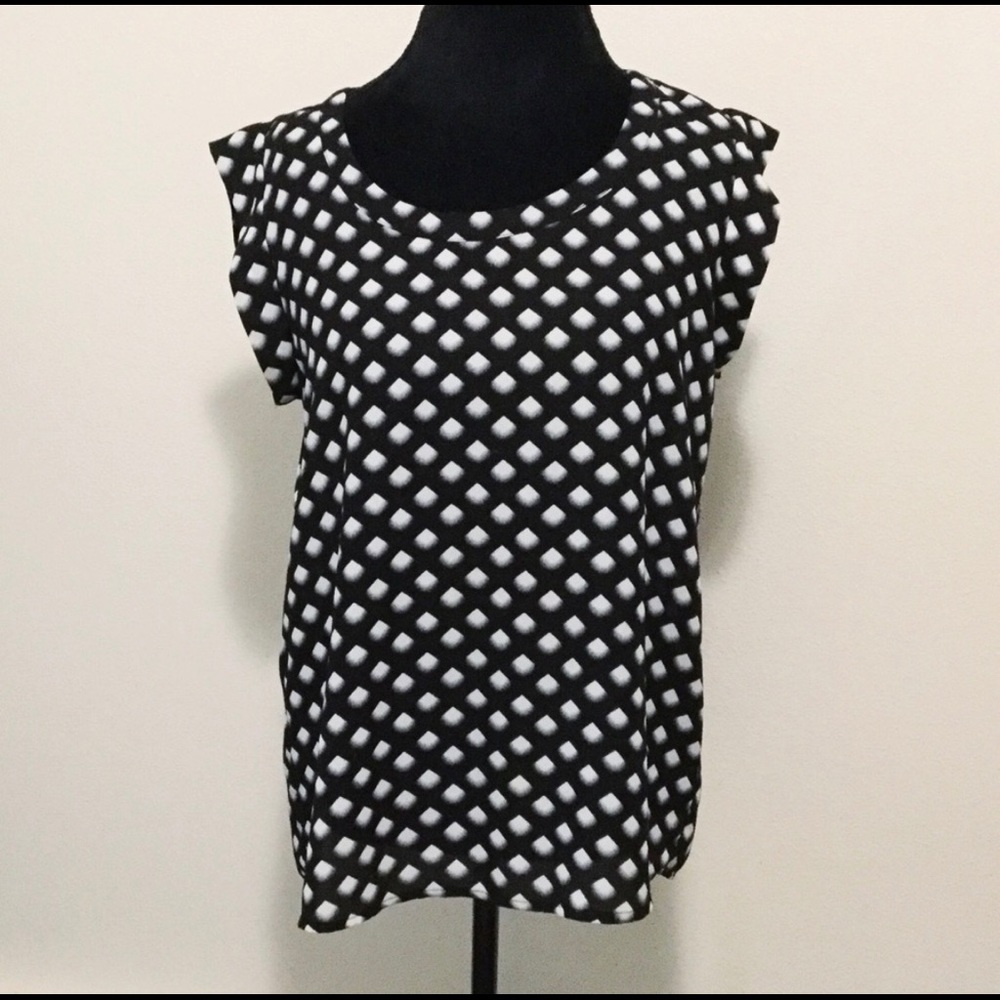 Pleione Black and White Diamond Pattern Blouse